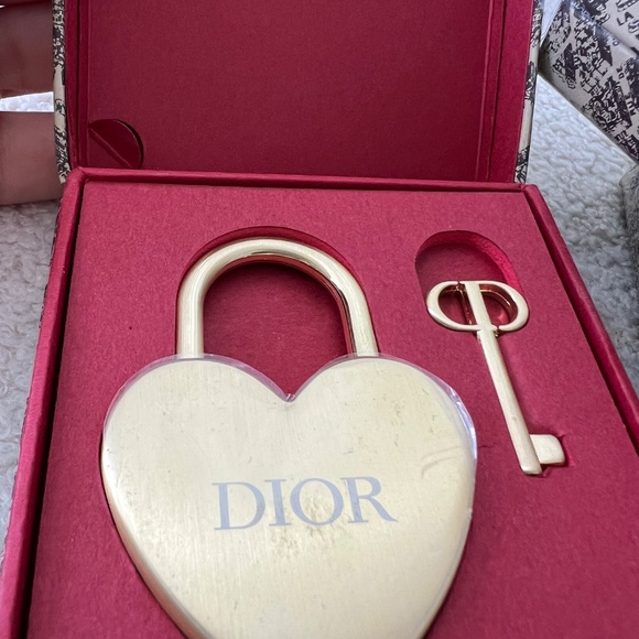 Dior lock and key set - Picture 2 of 7